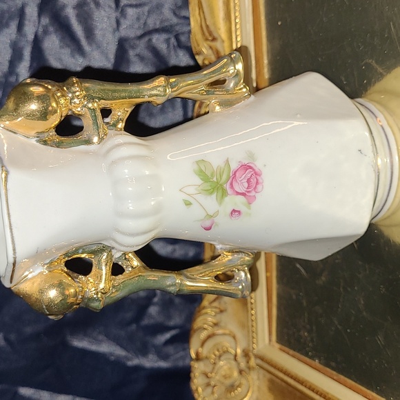 A unique vase with a gold figure on each side used as handles trims in gold 6" - Picture 6 of 8